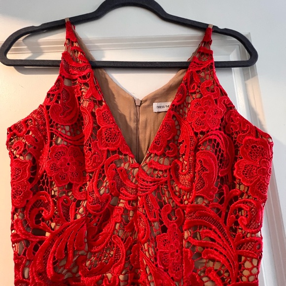 Dress the Population red lace cocktail dress in size M - Picture 4 of 5